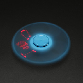 baratos Brinquedos para Exteriores-Spinners de mão Mão Spinner Por matar o tempo O stress e ansiedade alívio Brinquedo foco LED Spinner Plástico Clássico Peças Para Meninos Para Meninas Brinquedos Dom / Luz LED